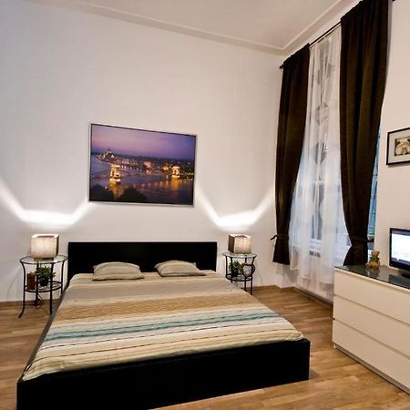 Daphne Deluxe Apartment Budapest Luaran gambar