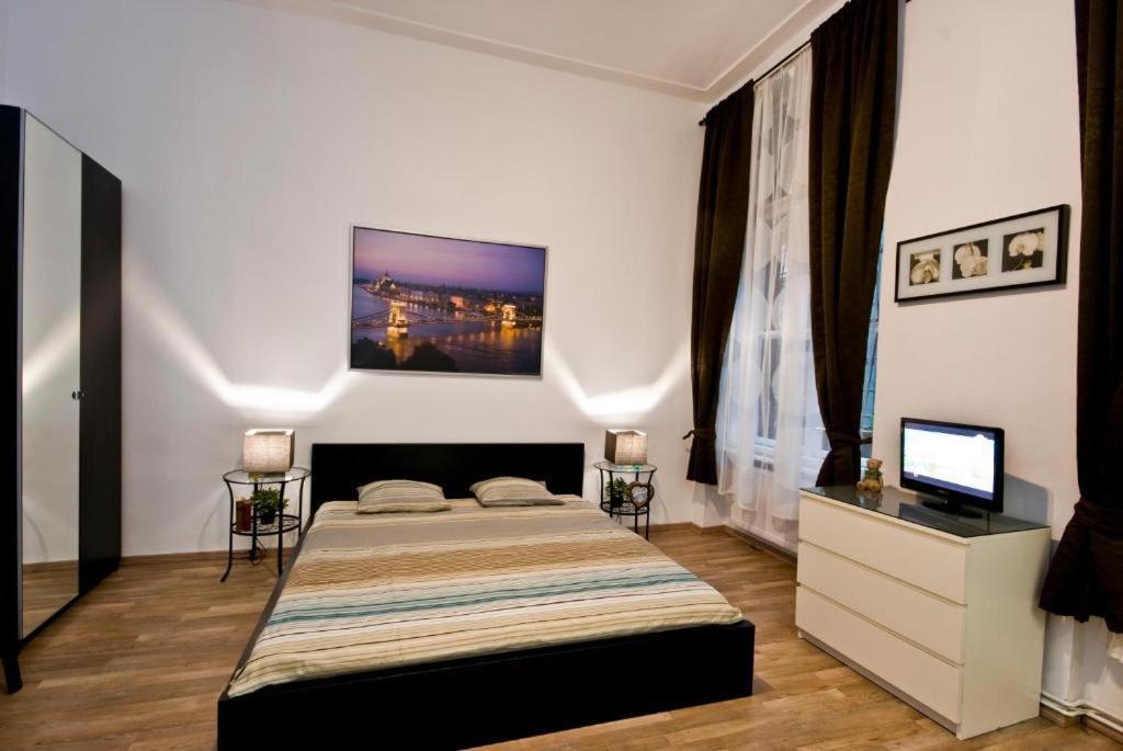 Daphne Deluxe Apartment Budapest Luaran gambar