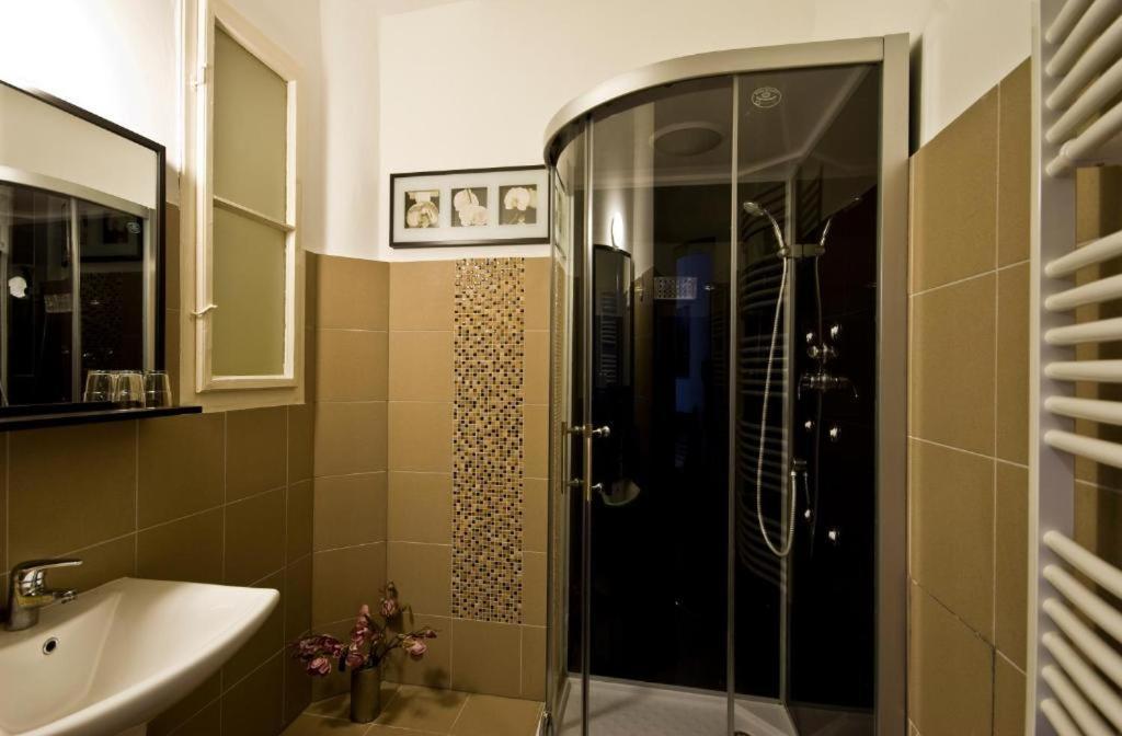 Daphne Deluxe Apartment Budapest Luaran gambar