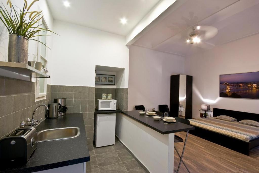 Daphne Deluxe Apartment Budapest Luaran gambar